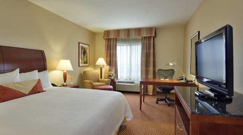 Hilton Garden Inn Lake Forest Mettawa Dış mekan fotoğraf
